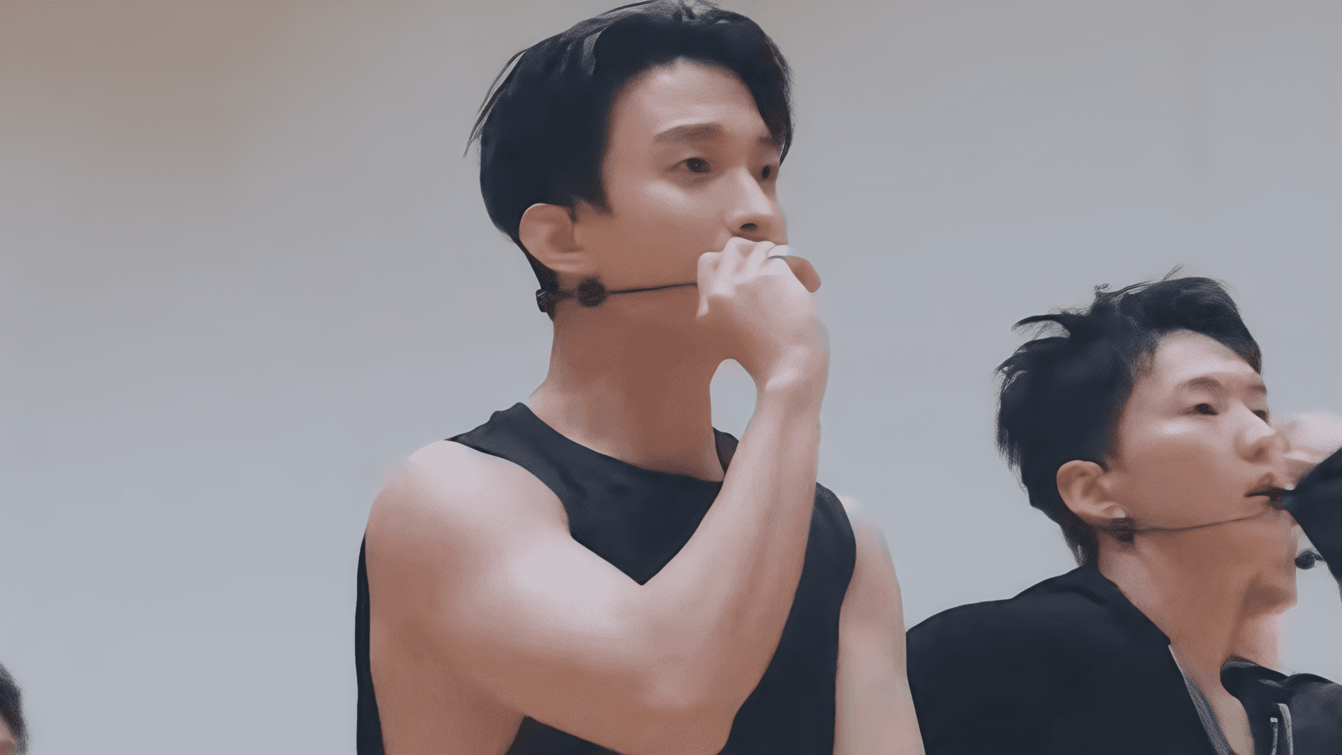 SEVENTEENデビュー10周年リスニングパーティー、『HAPPY BURSTDAY』祝祭の幕開け