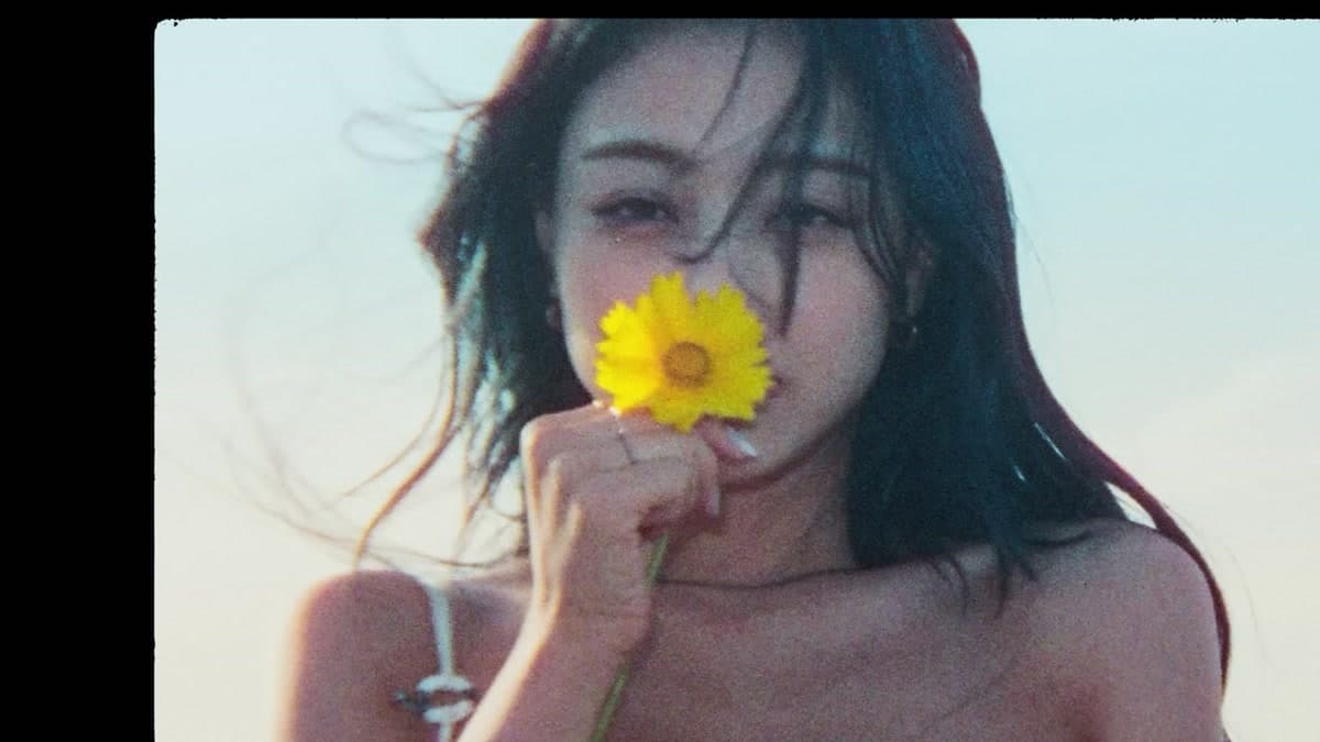 TWICE Jihyo Stuns Fans With Toned Physique in Latest Instagram Photos