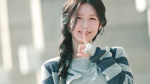 Miyeon's 'MY, Lover' Sets Personal Records: 201K Sales and iTunes No.1 in 18 Countries