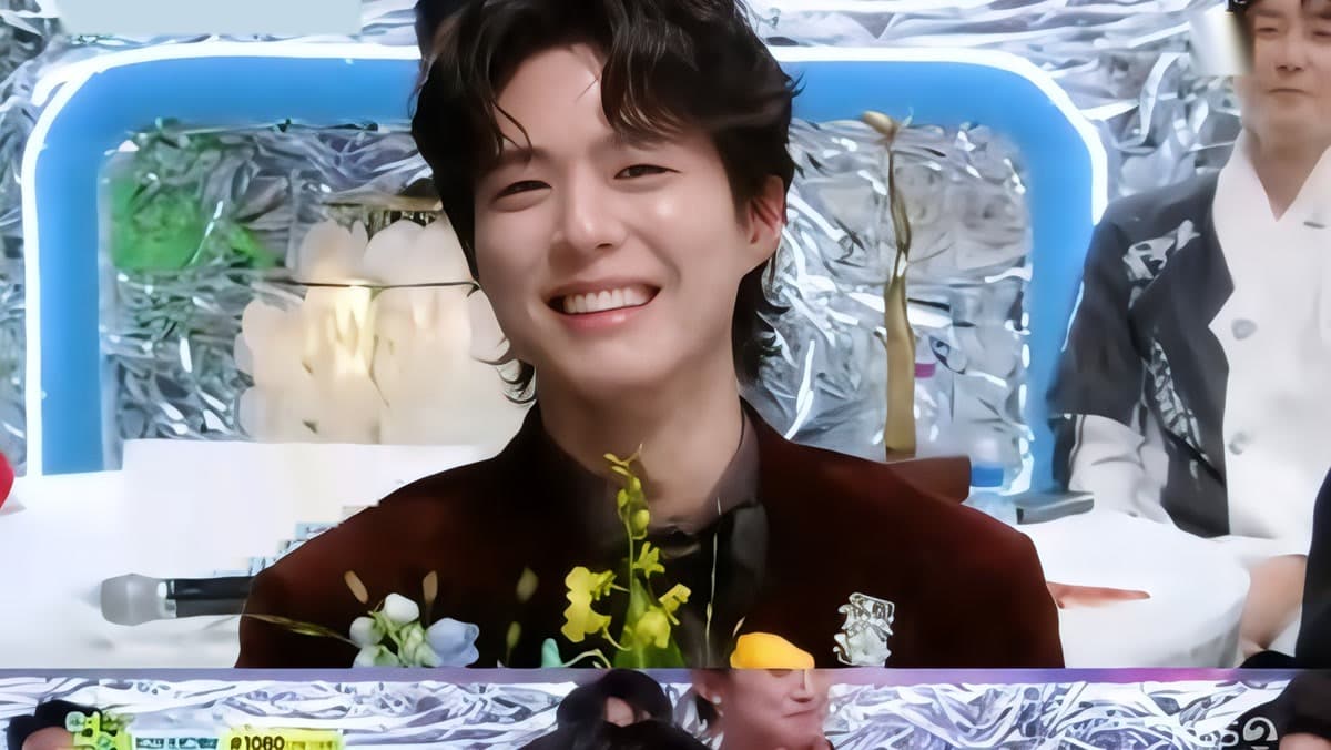 Park Bo-gum's Humble Gesture at KBS Awards Melted Everyone