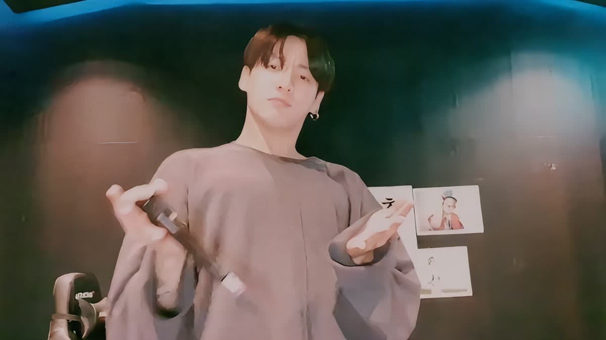 Why NYC Paparazzi Only Had Eyes for Jungkook