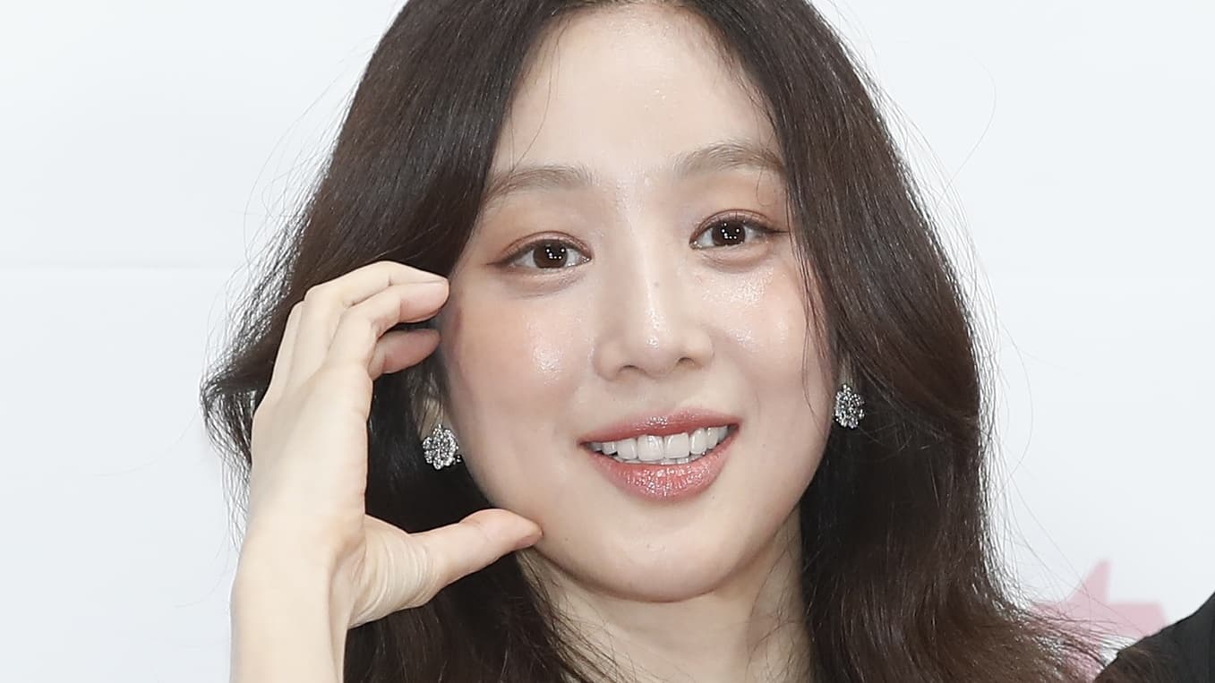 Jung Ryeo-won Returns to Medical Drama After 13 Years With Upcoming Series First Doctor