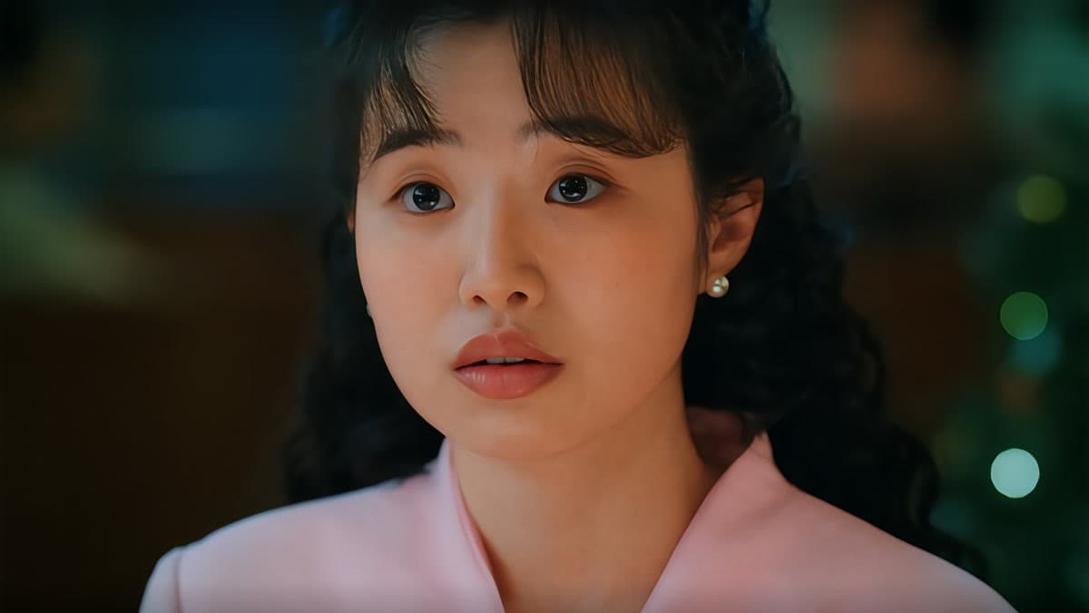 Why Yoon Kyung-ho Cheered for an Actress He Never Met