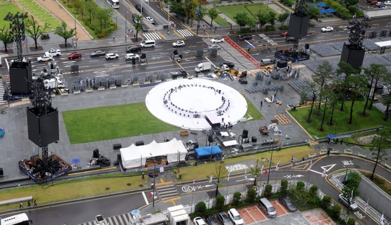 Seoul's Data Reveals the True BTS Gwanghwamun Numbers
