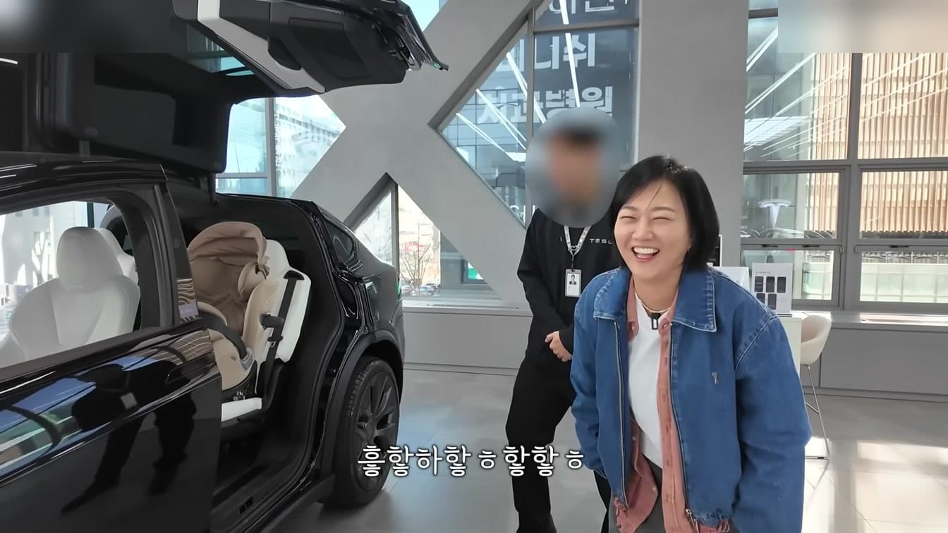 Trot Star Jang Yoon-jung Discovers the Joy of Self-Driving Cars in Viral YouTube Video