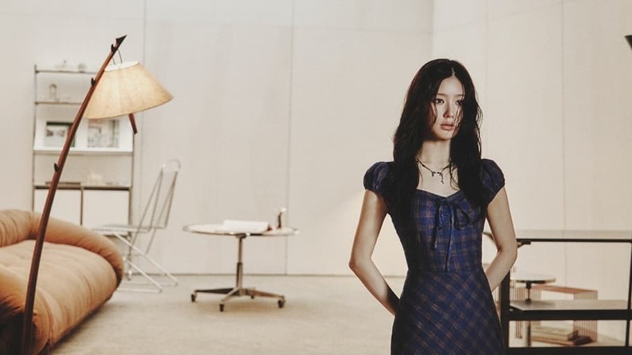 Miyeon's 'MY, Lover' at Six Weeks: Doubling Her Own Sales Record and Defining a Solo Identity