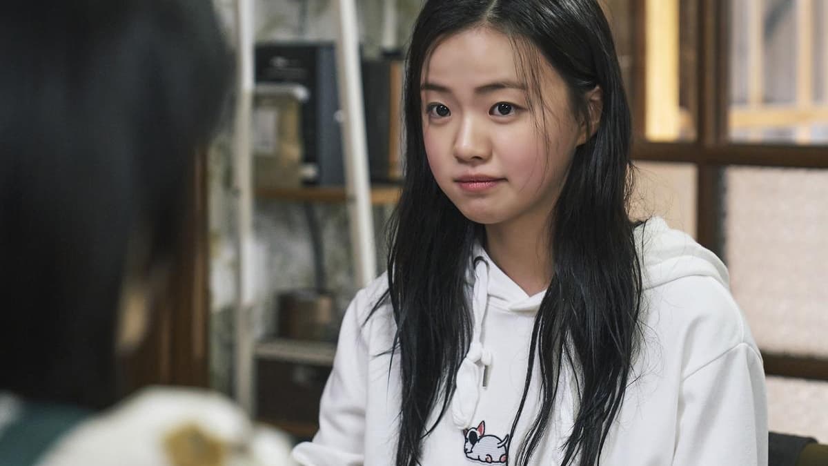 Kim Si-a Enters Hanyang After Bold KBS Awards Promise