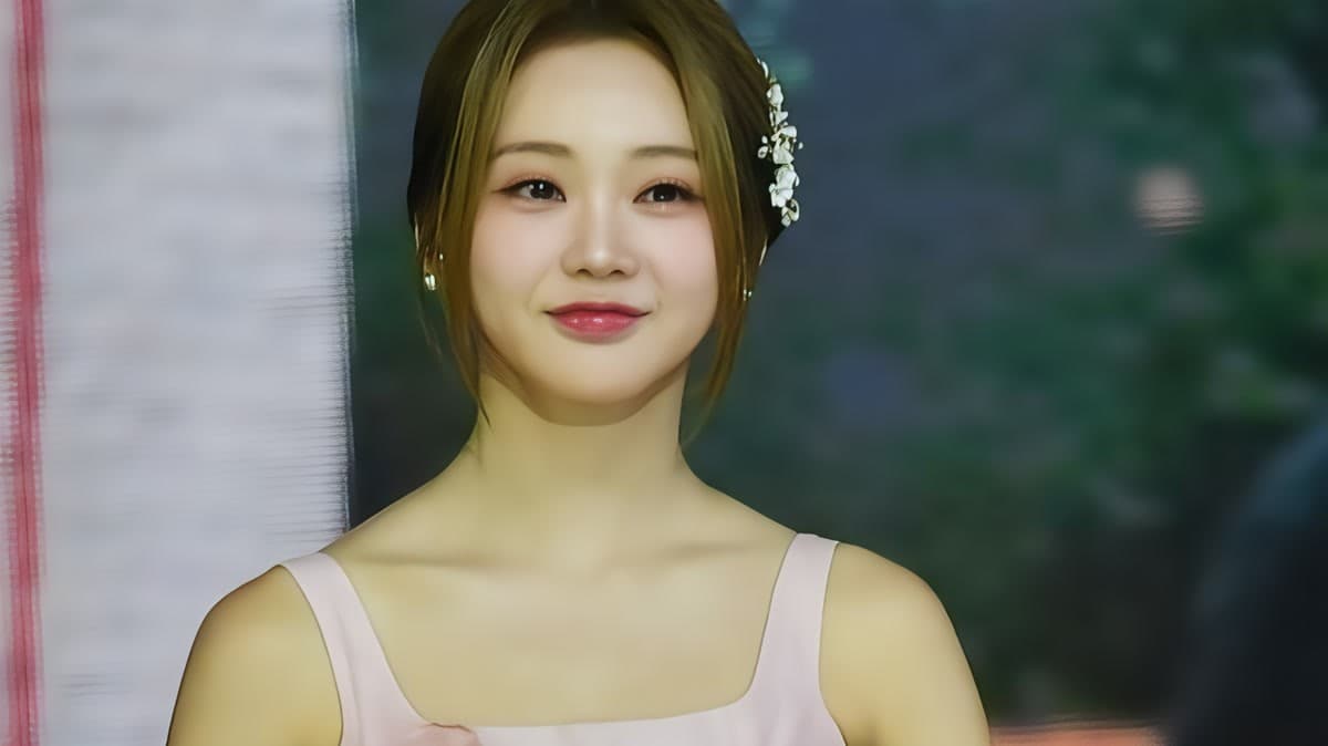 The Real Reason Hong Ji-yoon Once Feared the Stage