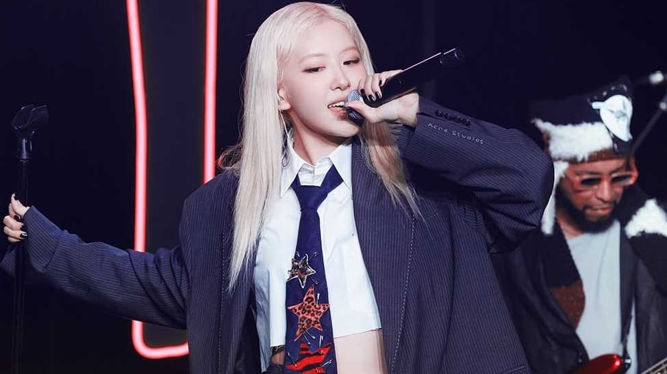 Rosé Makes History as First K-Pop Artist to Win VMA Song of the Year for 'APT.'