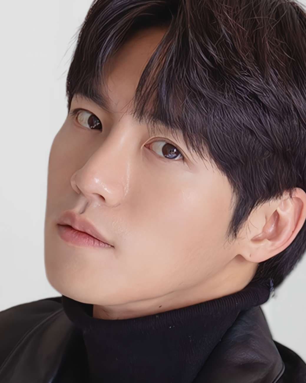 Yoo Hwan
