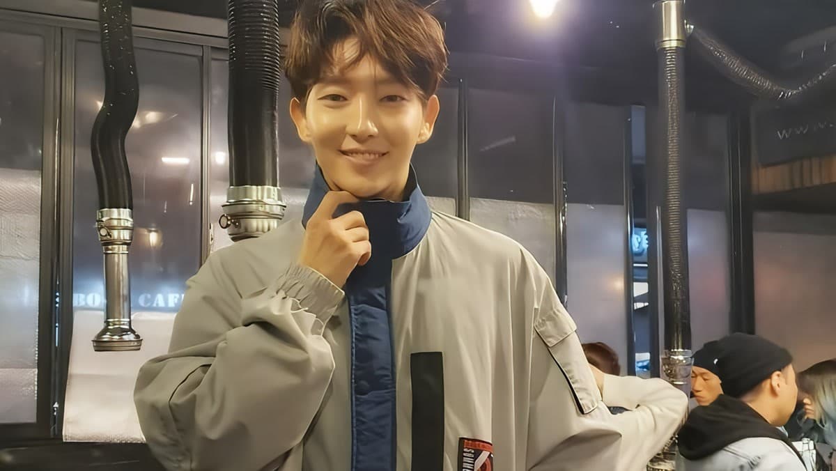 No One Expected Lee Joon to Dance at a Baseball Game