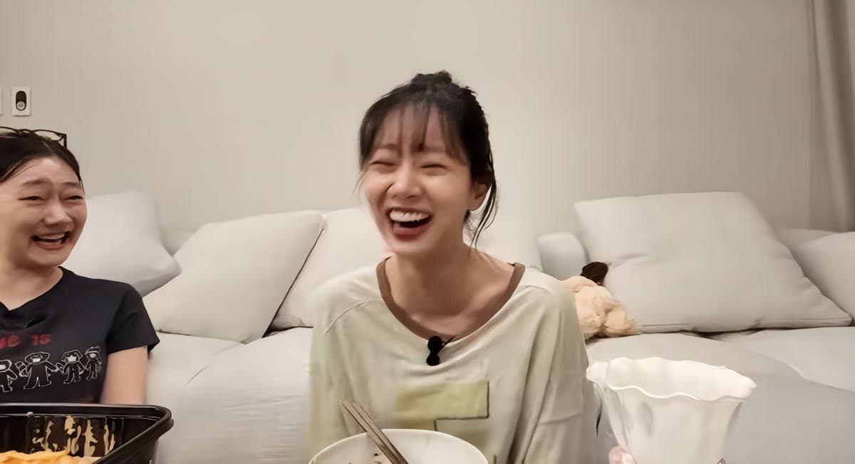 Hyeri Paid Her Staff Bonuses — and the Story Went Viral