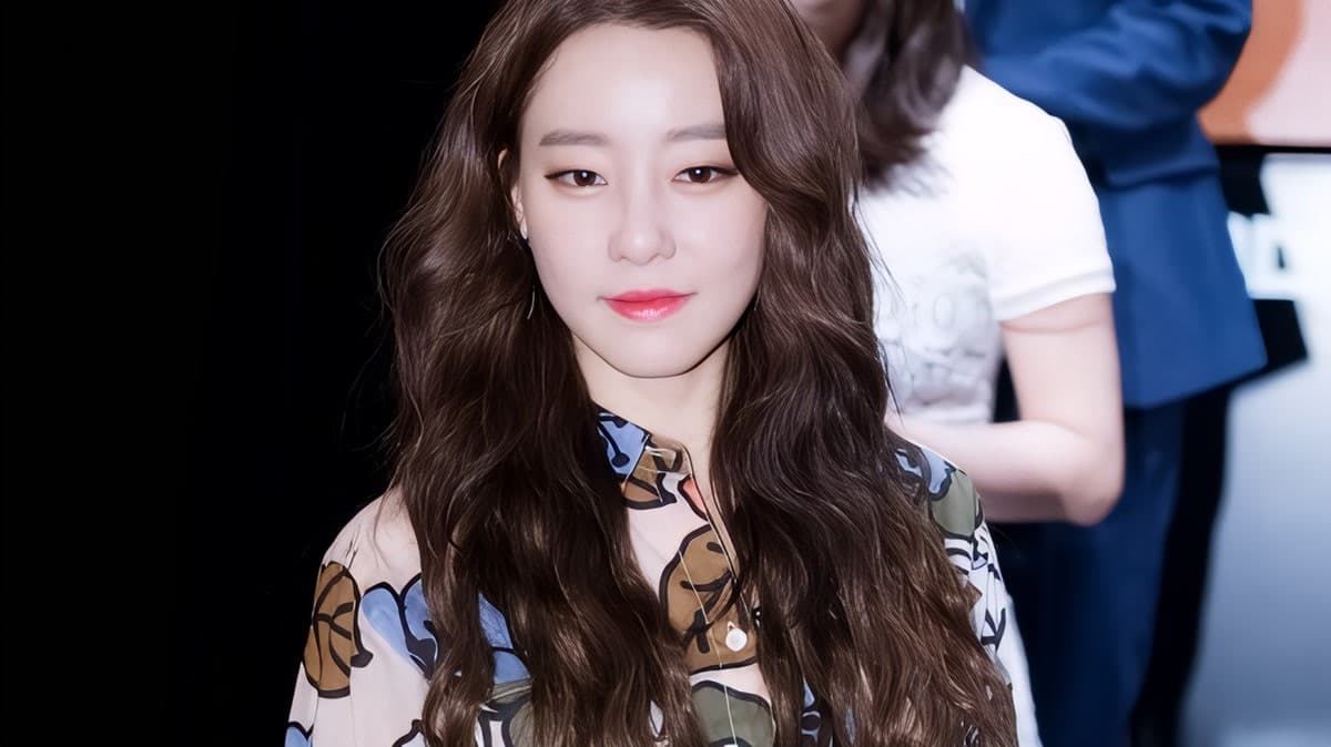 Go Woori Announces Pregnancy Live on Radio Star: "Two Lines — Then They Called"