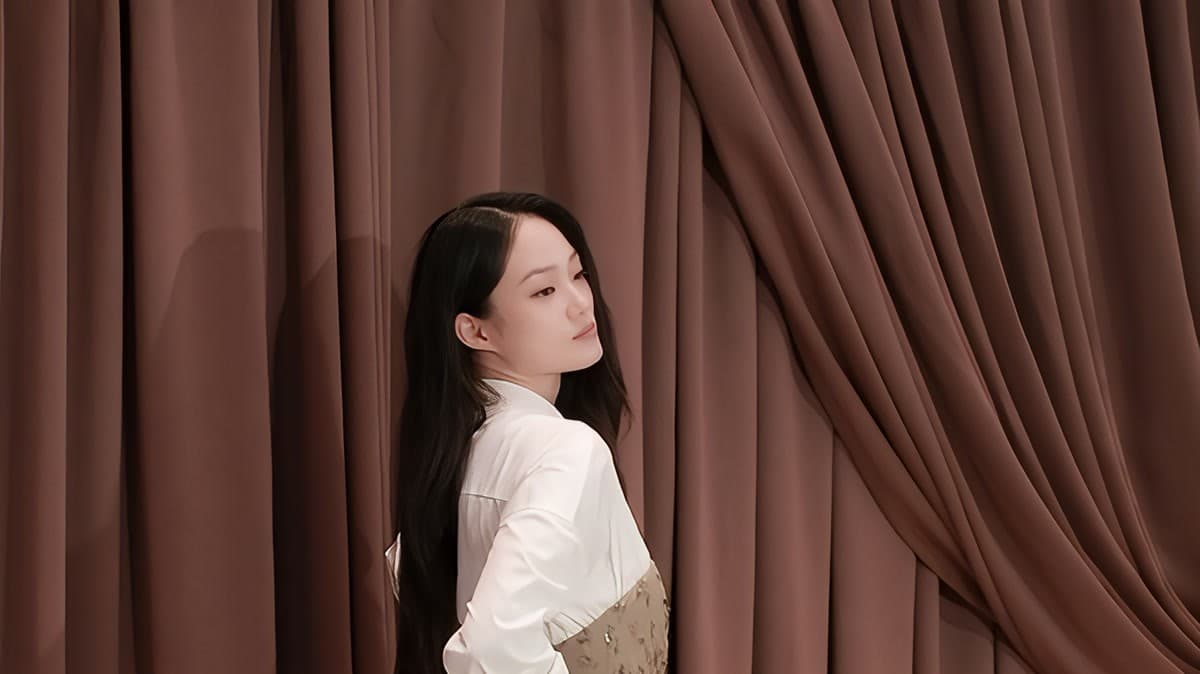 Shin Hyun-ji Got Married and the Guest List Said It All