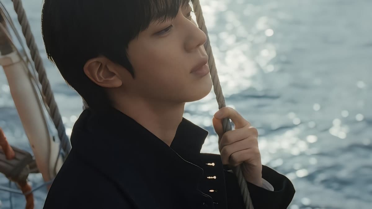 Why Billboard's Host Called BTS V 'King of the Stage'