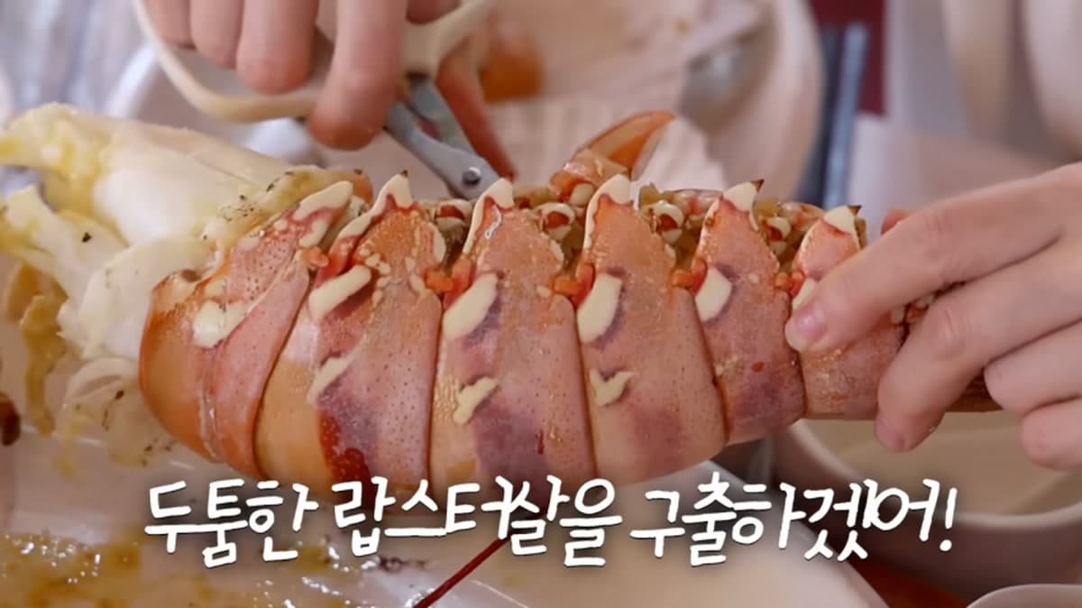 How Tzuyang’s 215-Menu Hong Kong Run Reframes Mukbang TV