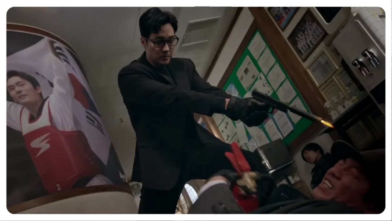 So Ji-sub Explains Why His Manager Kim Is Different