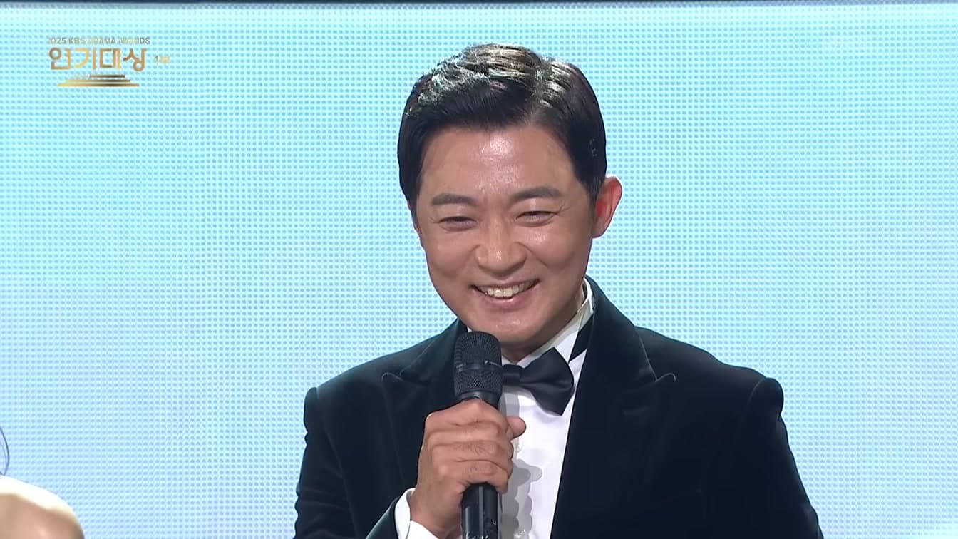 31 Years to Win Best Actor. It Cost Ahn Jae-wook His Savings.