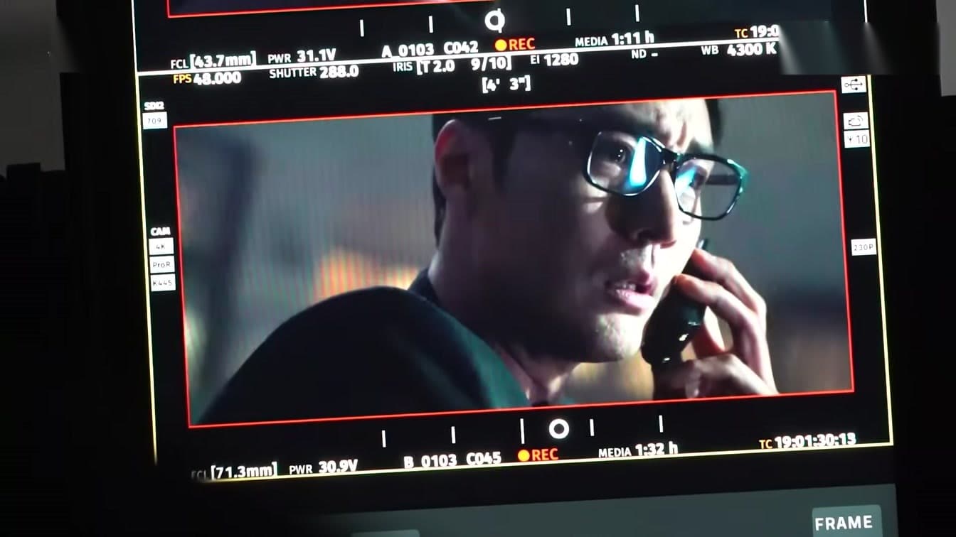 Why Manager Kim's Double-Gun Scene Has Fans Hooked