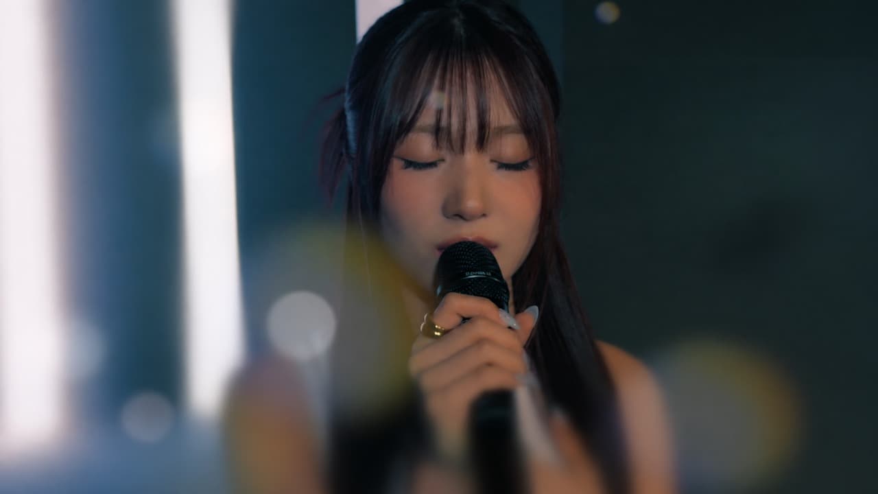 Hat:q Finds Quiet Power In Life Goes On MV