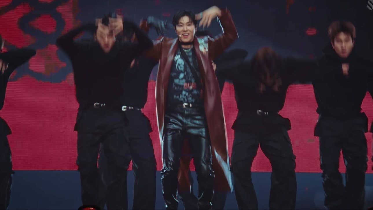 TVXQ performing 'Psycho' at their Japan concert — YouTube: SMTOWN