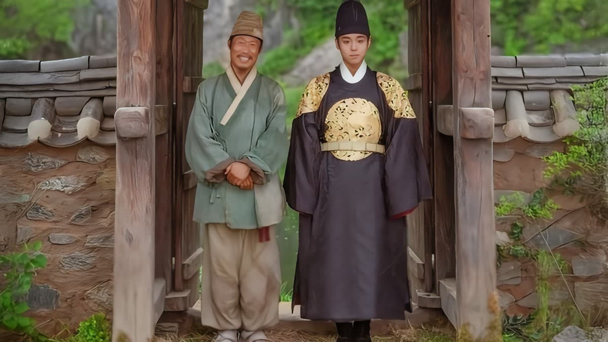 Korean Actress Eom Ji-won Reveals She's a Real-Life Descendant of the Hero in Korea's Biggest Movie