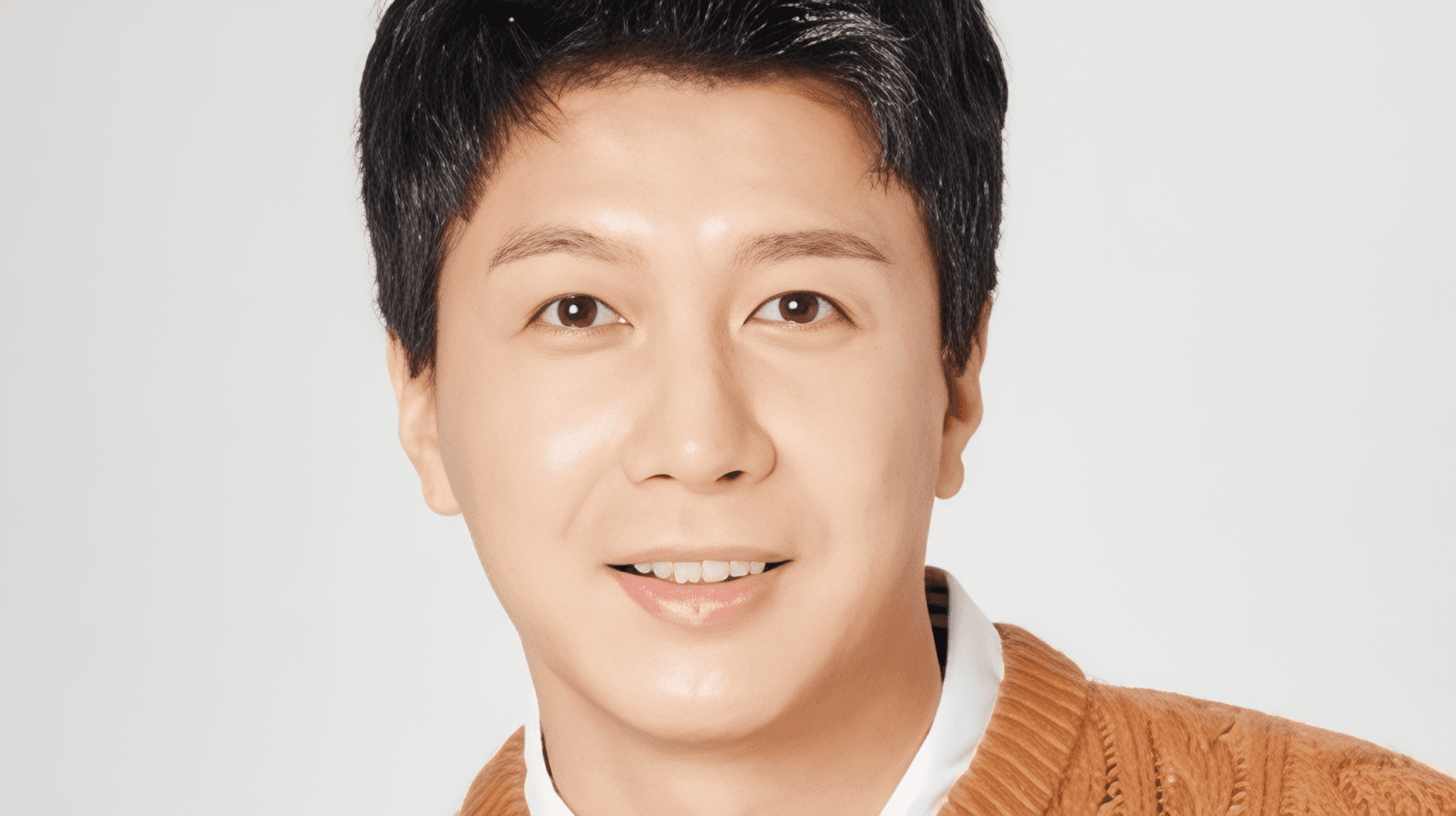 Actor Kim Seung-hyun Proudly Meets Daughter's Boyfriend on YouTube: 'His Salary Is Higher Than Mine'