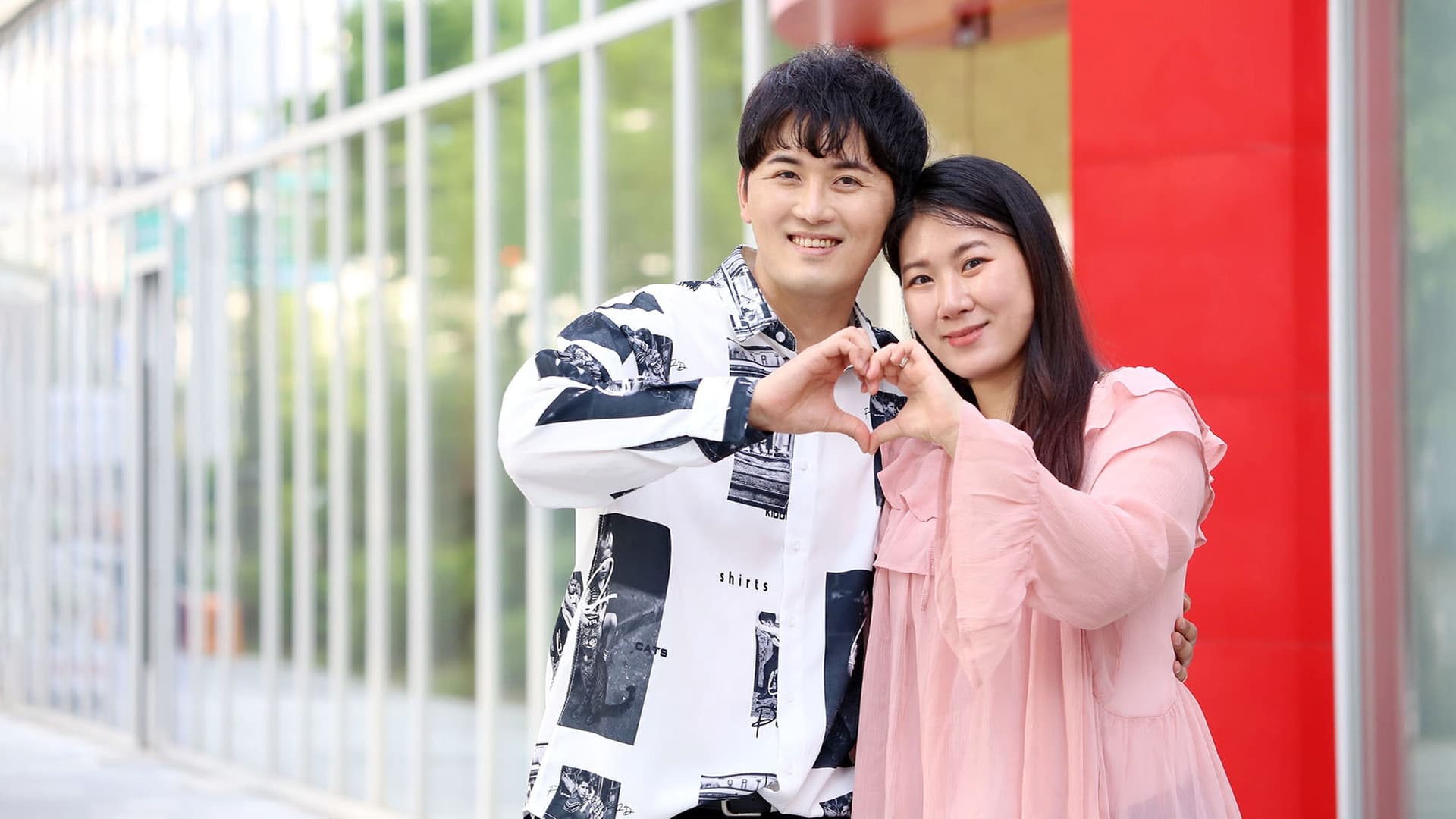 Gong Hwi and Jung Ji-min Mark 10 Years With a Love Duet