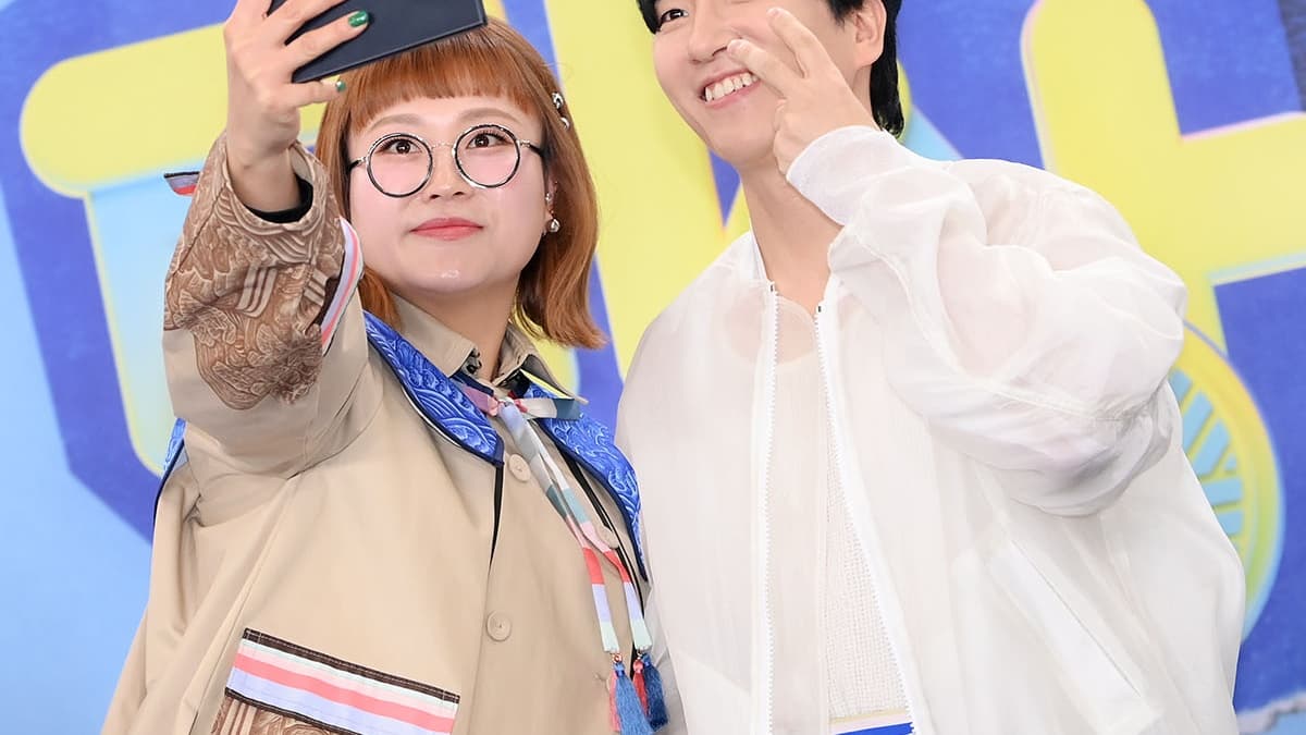 59歳の伝説・シン・スンフン、バラエティでAI「娘」写真に感動の涙