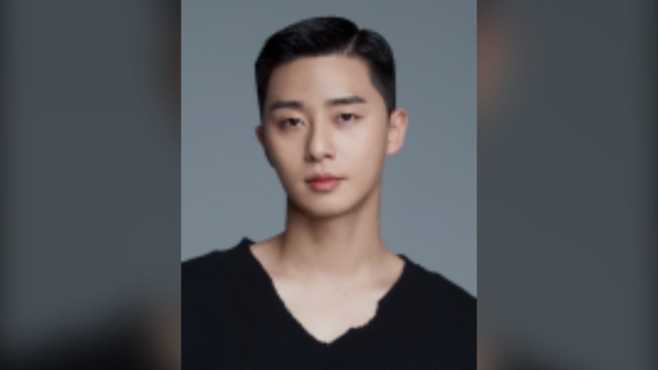 The Moment Park Seo-jun Greeted BTS V at a Grocery Store