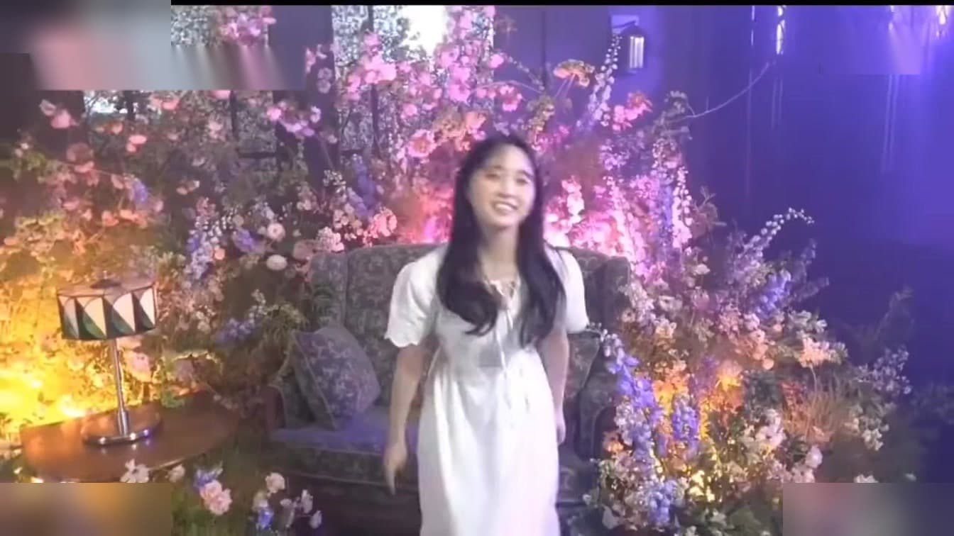 LIGHTSUM Nayoung Covers YOASOBI's Global Mega Hit Under Seoul's Night Sky