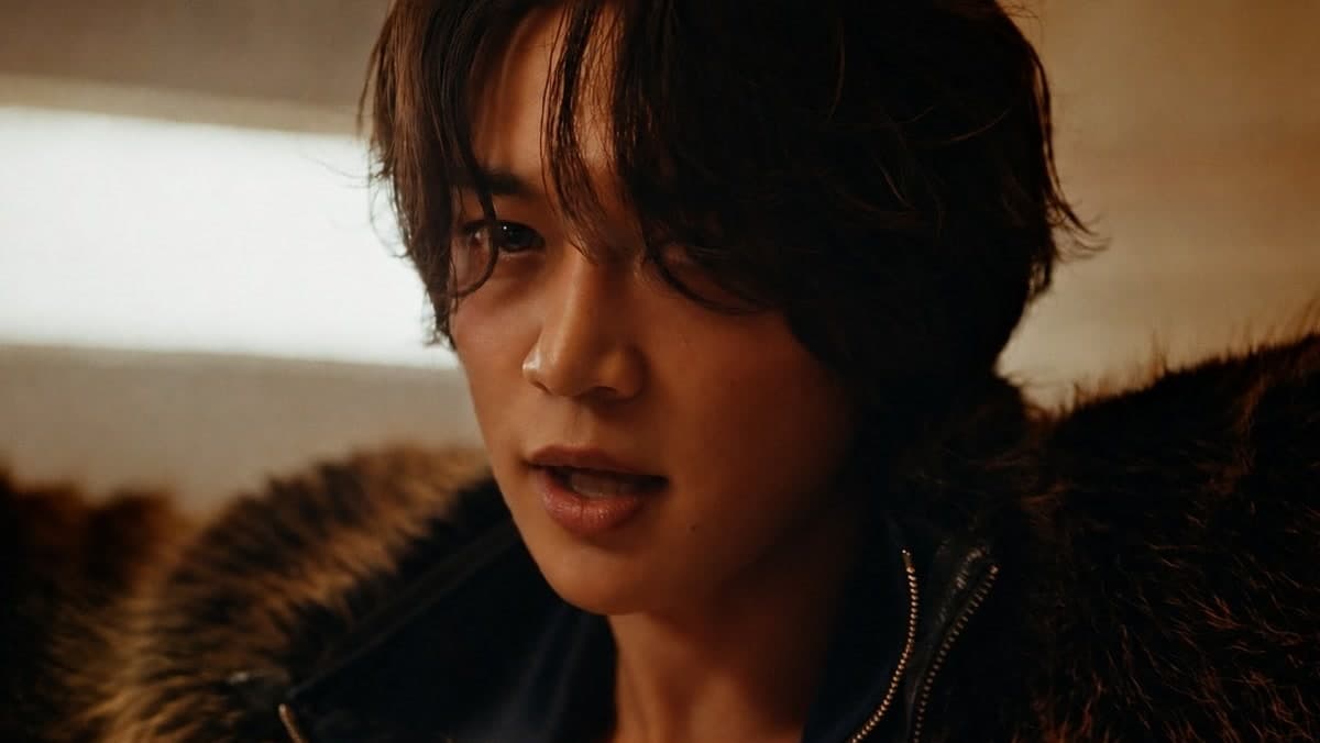 MINHO Opens Make it hot With a Direct MV