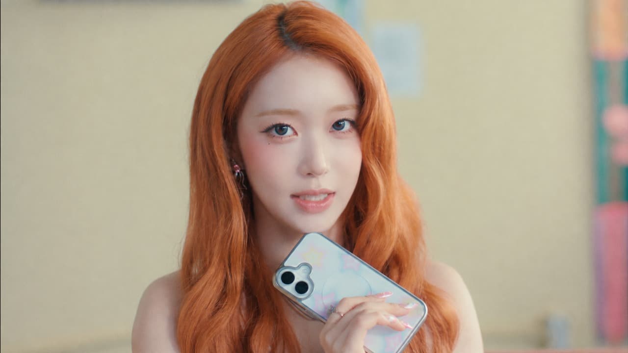 STAYC Gives 2 L0VE a Clear Official Launch